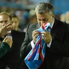 Ariel holan se convirtió este lunes oficialmente en el nuevo entrenador de santos de brasil, finalista de la pasada copa libertadores de américa, luego. Holan Hablo Sobre Los Rumores De Su Salida De Independiente Doble Amarilla