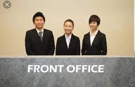 Ini lah rupanya uniform mereka.kot?? Ciri Ciri Dan Tugas Seorang Penyambut Tetamu Penyambut Tetamu Terbahagi Kepada Dua Keadaan Dimana Penyambut Dalam Keadaan Formal Mahupun Keadaan Yang Tidak Formal Dalam Keadaan Yang Tidak Formal Sesiapa Sahaja Boleh Menjadi Dan