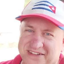 Dustin Richie's Instagram, Twitter & Facebook