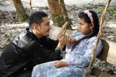 Sumpahan kum kum (2012) cerita bermula apabila mila (shima anuar) yang memiliki wajah berjerawat, malu dengan keadaan rupanya lalu berjumpa dengan seorang dukun bagi mendapatkan rawatan susuk. Sumpahan Kum Kum Movie Release Showtimes Trailer Cinema Online