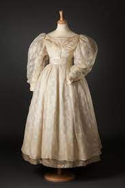 We did not find results for: 110 Biedermeier Hochzeit Ideen In 2021 Hochzeitsaccessoires Hochzeit Accessoires Kleider