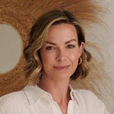 Lena Kirby's Instagram, Twitter & Facebook