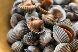 • 750 cc santan dari ½ butir kelapa • 250 gr kerang, kupas, rebus sebentar dan tiriskan • 200 gr kentang, kupas, potong dadu • 100 gr buncis muda, bersihkan. Petua Mengupas Dan Asingkan Isi Kerang Dengan Cepat Mudah