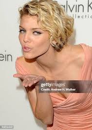 3.283 Rosa Klein Stock Photos, High-Res Pictures, and Images