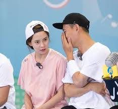 This is just fan service bot. ì†¡ì§€íš¨ ê²°í˜¼ ì†Œì‹ì„ ê¸°ì‚¬ë¡œ ë´¤ë‹¤ ë©° ê°œë¦¬ì—ê²Œ í•œ ë§ ì¤'ì•™ì¼ë³´