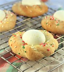 Because of my late start i was babysitting rising bread until 11 pm, and then. Sicilian Easter Cookies With Eggs Mangia Bedda