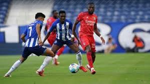 Buchen sie ihren flug von lyon nach porto bei fluege.de und vergleichen sie die flüge von lyon nach porto von über 550 airlines weltweit. Fc Porto Lyon 5 3 Dragoes Fecham Pre Epoca Com Vitoria Em Jogo Eletrizante Fc Porto Jornal Record