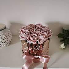 27 Likes 3 Comments Homebased Florist Blossomandbloomsfloralstudio On Instagram How Lush Is This Rose Gold An Diy Flower Boxes Diy Flowers Flower Boxes
