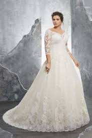 Find yours by filtering by designer, shape, size, style. Wedding Dresses For Curvy Women