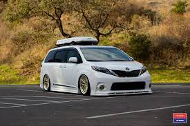 dropped toyota sienna with custom accessories to stand out on the road carid com gallery シエナ トヨタ トヨタ シエナ