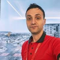 400+ profiluri „Adrian Adrian”