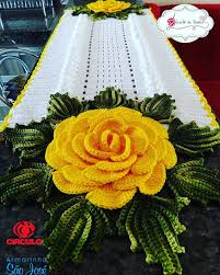 Caminho De Mesa Grande De Croche Aula Completa No Canal Croche Da Nanda Circuloprodutos Saojosearmarinho Cro Mrsnew Crochet Flower Tutorial Crochet Rose Crochet Flower Patterns