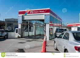 Omv topwash waschanlagen reinigen auch dort gründlich, wo anderen anlagen nicht hinkommen. Gedrangte Waschanlage Im Wochenende Redaktionelles Stockfotografie Bild Von Stadt Gras 38846202