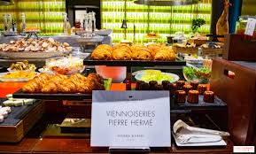 Well, that's exactly like us as we enter royal monceau. Le Royal Monceau S Royal Sunday Brunch Sortiraparis Com