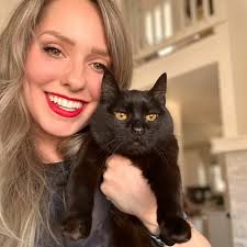 A Visit from St. Nicholas, as read by Mr. Gregory Burgess of The Chesapeake  Shakespeare Company. He's the best Scrooge I've ever seen, and I love his  reading of this. https://youtu.be/V9ZwW2XKEcQ?si=JwxzjUGfQcEzgQi2