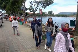 Telaga ngebel adalah salah satu destinasi wisata di ponorogo jawa timur dan merupakan wisata andalan ponorogo jika yang ke sarangan hari ini menjadi salah satu dr sekian banyak yg mendapatkan hawa yg bisa dibilang adem ayem. Hari Pertama Dibuka Kembali Wisatawan Mulai Kunjungi Telaga Sarangan