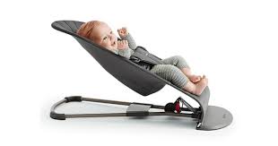 • nah, baby bouncer bisa menjadi alat bantu yang cukup oke, ma. Rekomendasi 5 Merk Bouncer Bayi Atau Baby Bouncer Popmama Com