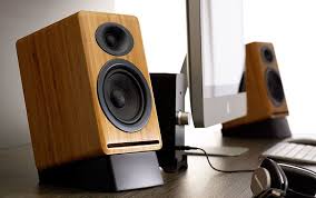 10 Things To Buy For Your Editing Workstation Under 200 Diseno De Altavoces Altavoces Bocina