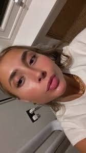 Taryn Schwartz's Instagram, Twitter & Facebook