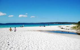 Wisata Bahari Pantai Pasir Putih Situbondo Pantai Pemandangan Permukaan Laut