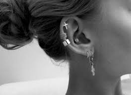 You can get a piercing that flows well with your natural ridge! Ein Paar Fragen Rund Ums Inner Conch Piercing Schmuck