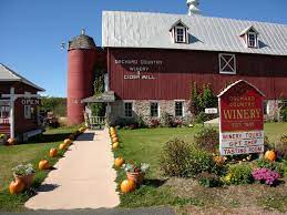 25 Under The Radar Midwestern Towns For Girlfriend Getaways Girlfriends Getaway Road Trip Fun Door County Wisconsin
