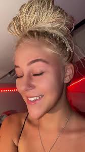 Koukejte, jak jsem vypadala s copánky