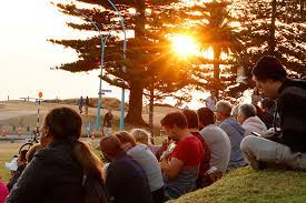 On waitangi day, a public service is held at dawn, organised by the waitangi national trust, attended by māori elders and leaders, religious leaders, politcians, members of the diplomatic corps. Sunlive Waitangi Day 181 Years On The Bay S News First