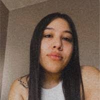 Kari Figueroa's Instagram, Twitter & Facebook