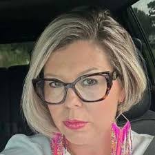 Arlene Britt's Instagram, Twitter & Facebook