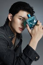 คนไทยคนแรก! 'ปอนด์ ณราวิชญ์' ขึ้นแท่น Brand Ambassador  ประจำเอเชียตะวันออกเชียงใต้ของ Versace Fragra