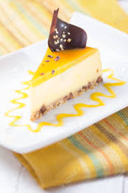 Verpoorten mandel creme brulee mit schokoladenblattmutzen. Mango Creme Brulee Kuchen Mit Schokolade Dekoration Lizenzfreie Fotos Bilder Und Stock Fotografie Image 23132161