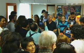 Partido radical de chile presentará una querella contra los responsables de dejar un explosivo en la sede del partido. Chile El Partido Humanista Regresa Al Congreso Despues De 25 Anos En El Desierto