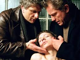 In münchen werden indessen zwei tote junkies entdeckt, die offensichtlich mit mikesch in kontakt standen. Sonntags Tatort Wenn Frauen Austern Essen Uberraschung Beim Tatort Voting Munchen Schlagt Munster Svz De