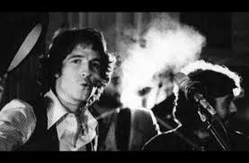 Trama e anticipazioni del film del 2007 sulla vita del cantautore. An Der Capannelle In Rom Der Rino Gaetano Tag Moondo