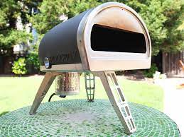 The best pizza ovens maintain a hot temperature so you can make perfect pizza at home. The Best Backyard Pizza Ovens