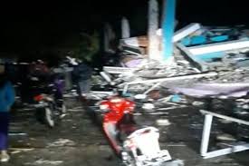 Salah satu yang hancur di kecamatan mamuju, kabupaten mamuju. Gempa Mamuju Bangunan Roboh Warga Terjebak Reruntuhan Kebencanaan