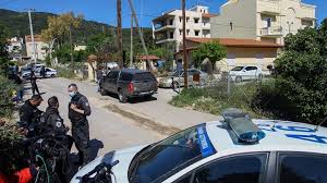 Ο σύλλογος ελλήνων ψυχολόγων, ζητά από την ελένη μυλωνοπούλου, η οποία αναφέρεται ως ψυχολόγος της καρολάιν, η οποία δολοφονήθηκε μέσα στο σπίτι της στα γλυκά νερά, να καταθέσει εντός δύο ημερών το πτυχίο αει της και. Nv Nho1cruys5m