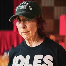 Ben McKee from Imagine Dragons caught wearing the new UK tour corduroy hat.