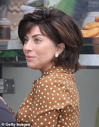 Von 1798 bis 1805 war sie die mätresse des britischen admirals horatio nelson. Lady Gaga Sieht Duster Aus Als Funf Personen Wegen Der Gewaltsamen Entfuhrung Ihrer Hunde Angeklagt Werden Aktuelle Boulevard Nachrichten Und Fotogalerien Zu Stars Sternchen