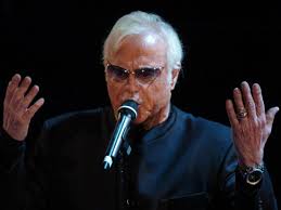 Mita medici canta franco califano , ideato e diretto da silvano spada, sarà in scena al teatro comunale il 24 e 25 agosto. Mita Medici Traccia Un Ricordo Del Grande Franco Califano A Cinque Anni Dalla Scomparsa Il Decoder