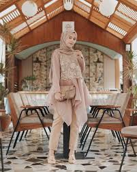 Last record about hot style kondangan hijab celana. Bosan Pakai Rok Ini 3 Model Celana Hijab Yang Bisa Kamu Pakai Kondangan