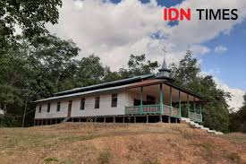 Menyadari ini, sekarang pembenahan rumah betang sedang dilakukan. Toleransi Di Rumah Betang Agama Hanya Jalan Menuju Tuhan