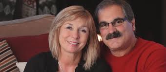 Couple shares holiday cheer with community