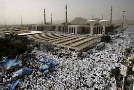 Kalau dalam ibadah umrah tidak ada kewajiban wukuf di arafah, sementara dalam ibadah haji wajib wukuf di arafah. Sleman Jadi Penyelenggara Haji Terbaik Se Diy 2017 Ihram