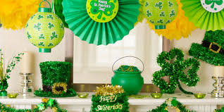 Patrick's day is celebrated around the world in locations far from ireland, including japan, singapore and russia. St Patrick S Day Touches Of Green Decor For Irish Inspiration