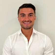 Liam Moir's Instagram, Twitter & Facebook