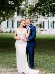 ^ hannibal travis (20 july 2017). Anna Michael A Hannibal Missouri Wedding By Love Tree Studios
