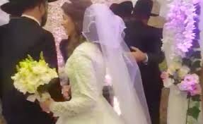 Maybe you would like to learn more about one of these? Dos Familias Judias Ortodoxas Celebraron Un Casamiento Clandestino Infoveloz Com