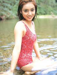 平愛梨画像 貴重パンチラ、水着でツル腋全開、ムチムチEカップ巨乳、ビキニで美巨尻写真集